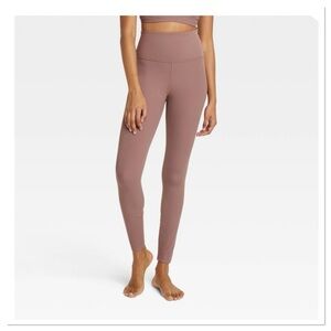 Women’s Ultra High Rise Rib Leggings all in motion